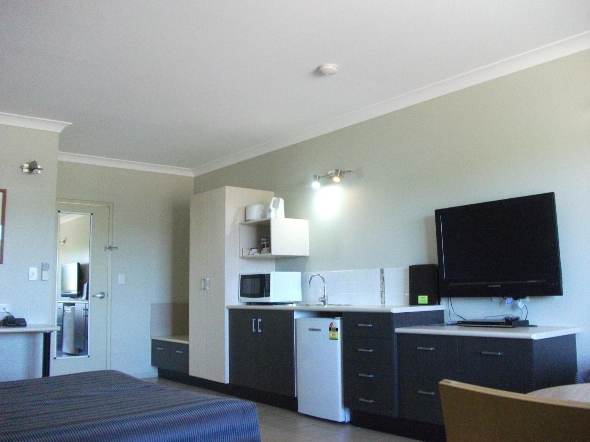 Spinifex Motel And Serviced Apartments Mount Isa Room photo