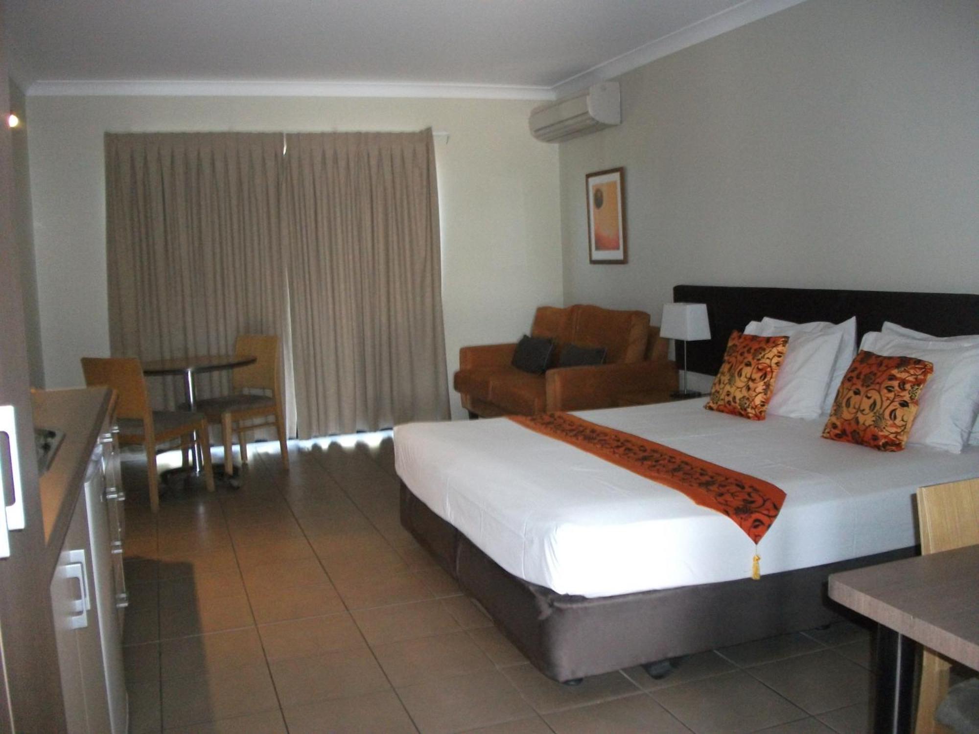 Spinifex Motel And Serviced Apartments Mount Isa Room photo