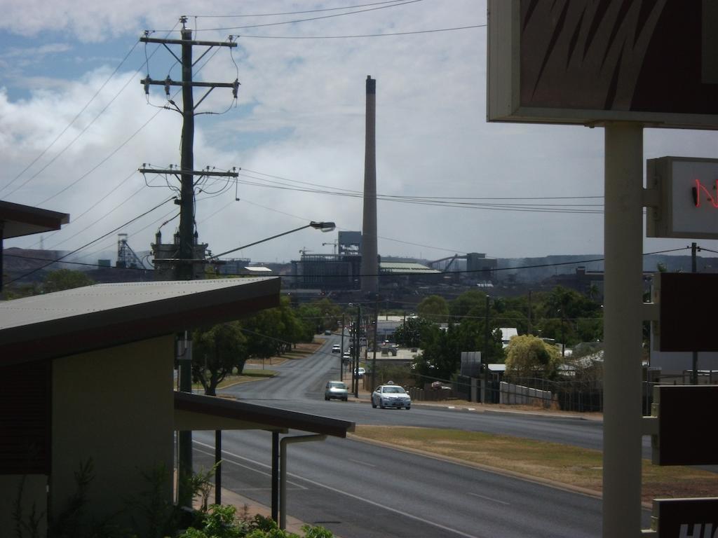 Spinifex Motel And Serviced Apartments Mount Isa Exterior photo